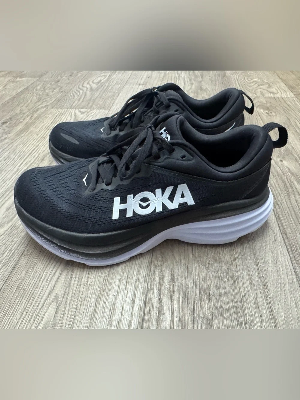 Hoka Bondi 8 Womens Black and White Running Shoes Size 9D Wide